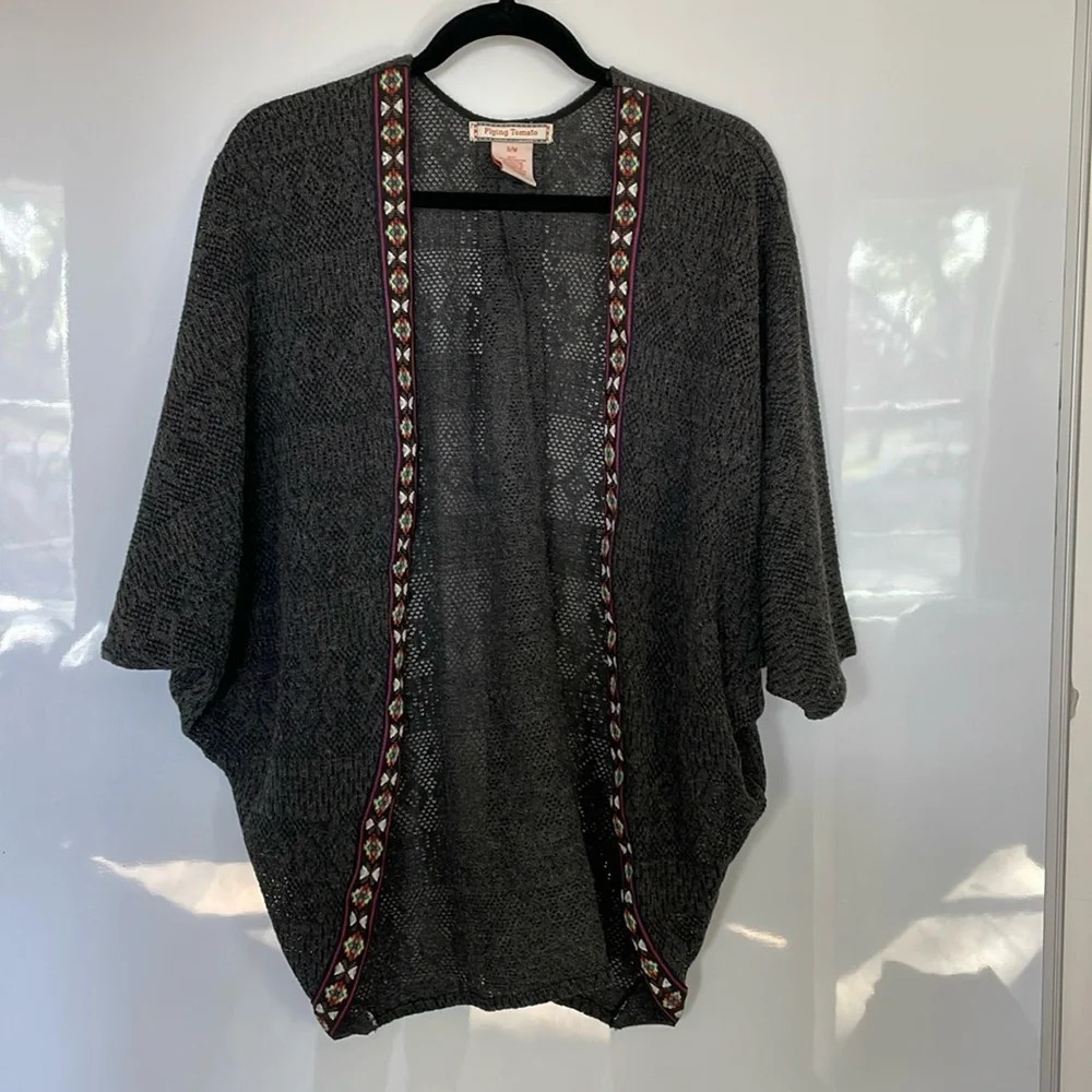 Flying Tomato Kimono Gray Crochet Duster Boho
Size Small